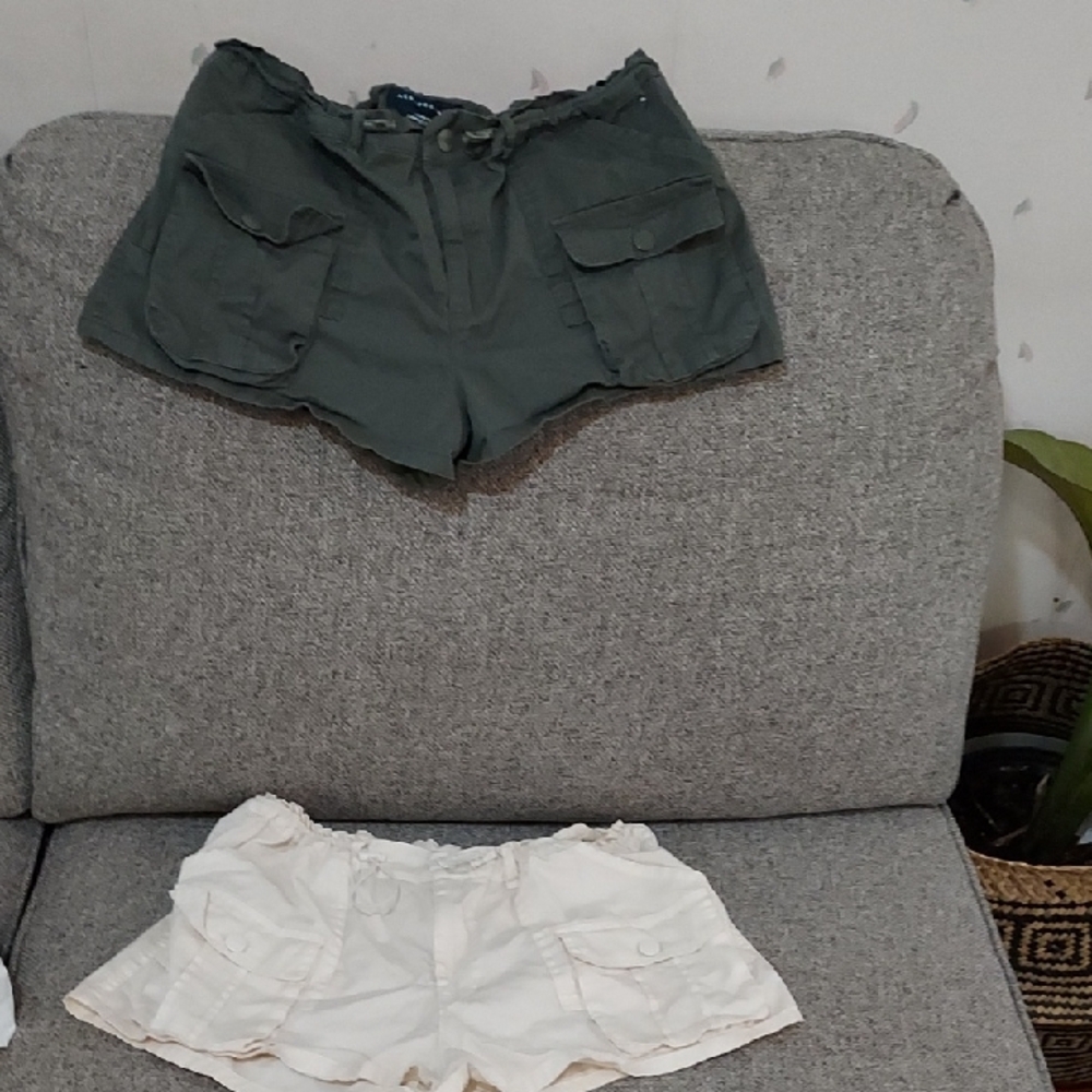 Aeropostale Women's Cargo Shorts in Olive and White